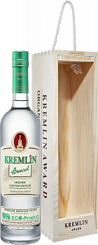 Водка  Кремлин Эворд Органик  Лимитед Эдишн в древянном футляре 700 мл