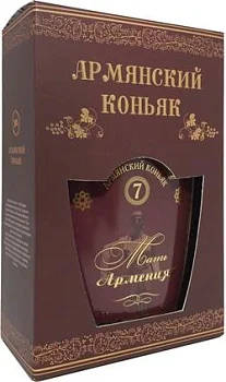 Коньяк армянский Мать Армения  выдежрка 7 лет в подарочной упаковке 500 мл