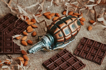 Коньяк  Прошянский Коньячный Завод Лимонка 7 лет  (фарфор)   в п/у  150 мл