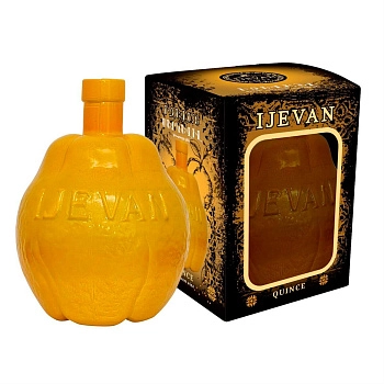 Вино Иджеван Айва белое полусладкое в подарочной упаковке  750 мл