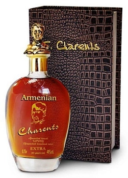 Коньяк Charenls EXTRA 20 year с металлической скульптурной композицией + кожа аллигатора 750 мл