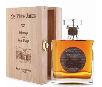 Кальвадос Léon Desfrièches et Fils Le Père Jules Calvados Pays d’Auge 20 ans Carafe 3 ans die Carte Blanche gift box 700 мл
