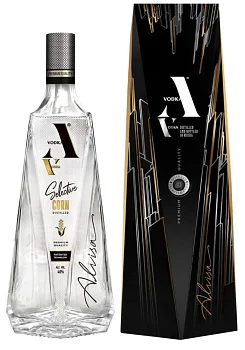 Водка Vodka A  подарочной упаковке 700 мл
