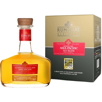 РомCrucial Drinks Asia Pacific XO gift box 700 мл