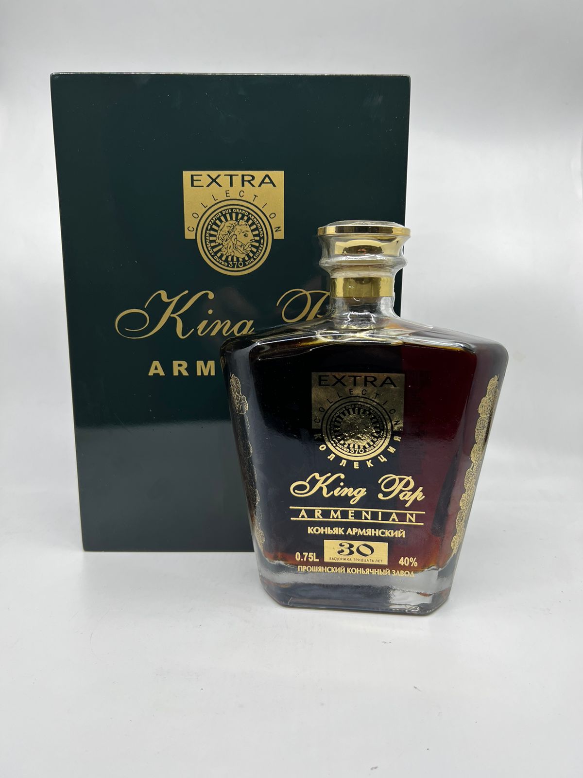 Коньяк King Pap  Extra 30 Years Old 750 мл
