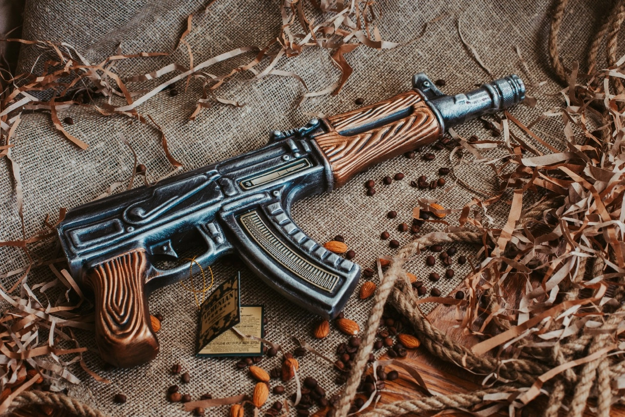 Коньяк  Прошянский Коньячный Завод  Автомат  7-летний керамическая бутылка в п/у 750 мл  40%