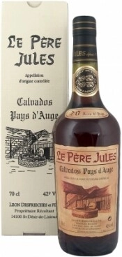 Кальвадос Léon Desfrièches et Fils Le Père Jules Calvados Pays d’Auge 20 ans die Carte Blanche gift box  700 мл