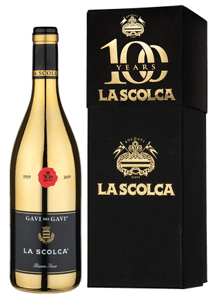 Вино Gavi dei Gavi golden DOCG  gift in box Ла Сколька Гави дей Гави голден в подарочной упаковке 2018 750 мл