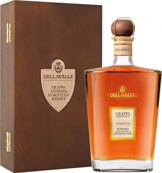 Граппа Dellavalle Affinata in botti da Whisky (Glen Scotia & Bowmore Casks) gift box   2004  700 мл