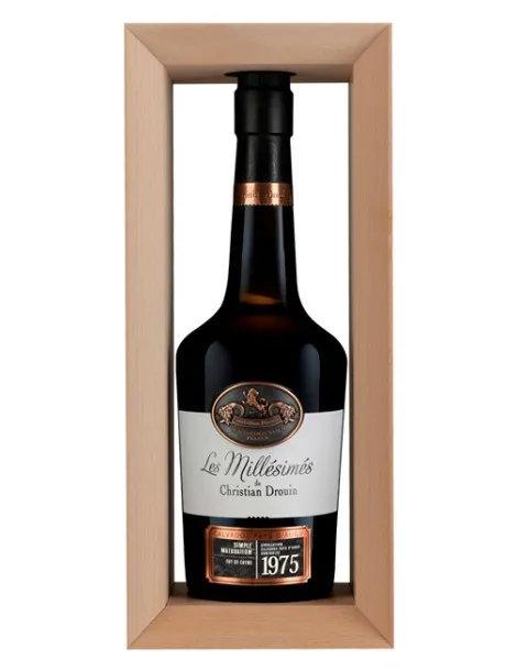 Кальвадос Christian Drouin Calvados Pays d`Auge 1975 gift box  700 мл