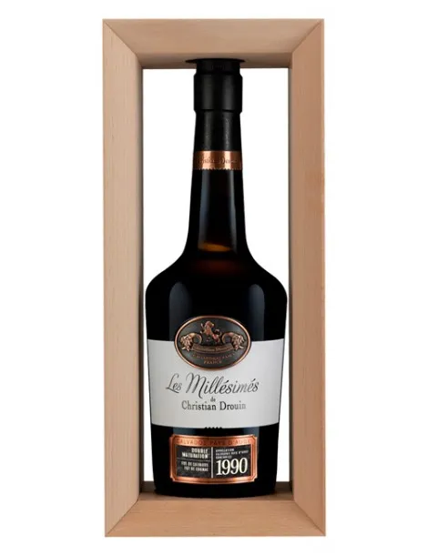 Кальвадос Christian Drouin Calvados Pays d`Auge 1990 gift box  700 мл