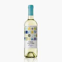 Вино Vinas del Vero Luces Chardonnay Macabeo Sauvignon Blanc Somontano DO Виньяс дель Веро Лючес Шардоне Макабео Совиньон Блан Сомонтано 2015 750 мл