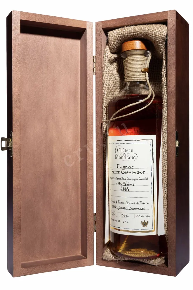 Коньяк Chateau de Montifaud Petite Champagne Millesime wooden box  2005  700 мл