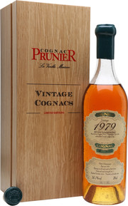 Коньяк  Prunier  Petite Champagne AOC gift box   1979 700 мл
