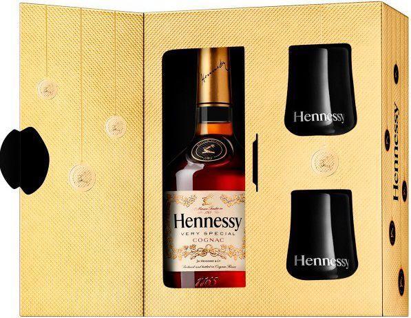 Коньяк Hennessy V.S with 2-glass, Хеннесси VS 0.7 п/у+2 бок. 40%