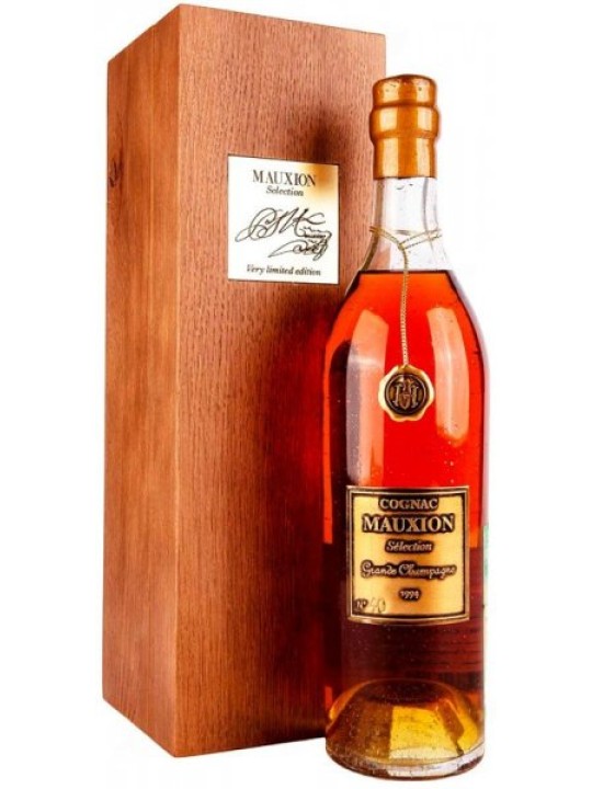 Коньяк  Mauxion Selection Grande Champagne AOC 1994 gift box  700 мл