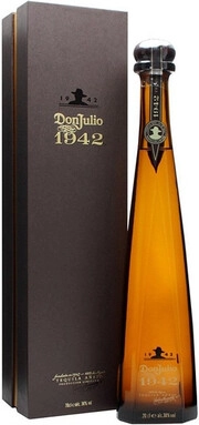 Текила   Don Julio 1942 gift box  700 мл