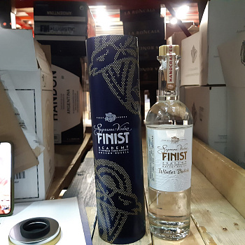Водка Finist Winter Batch in tube 700 мл