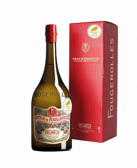 Бренди Grandes Distilleries Peureux Kirsch de Fougerolles A.O.C. gift box  700 мл