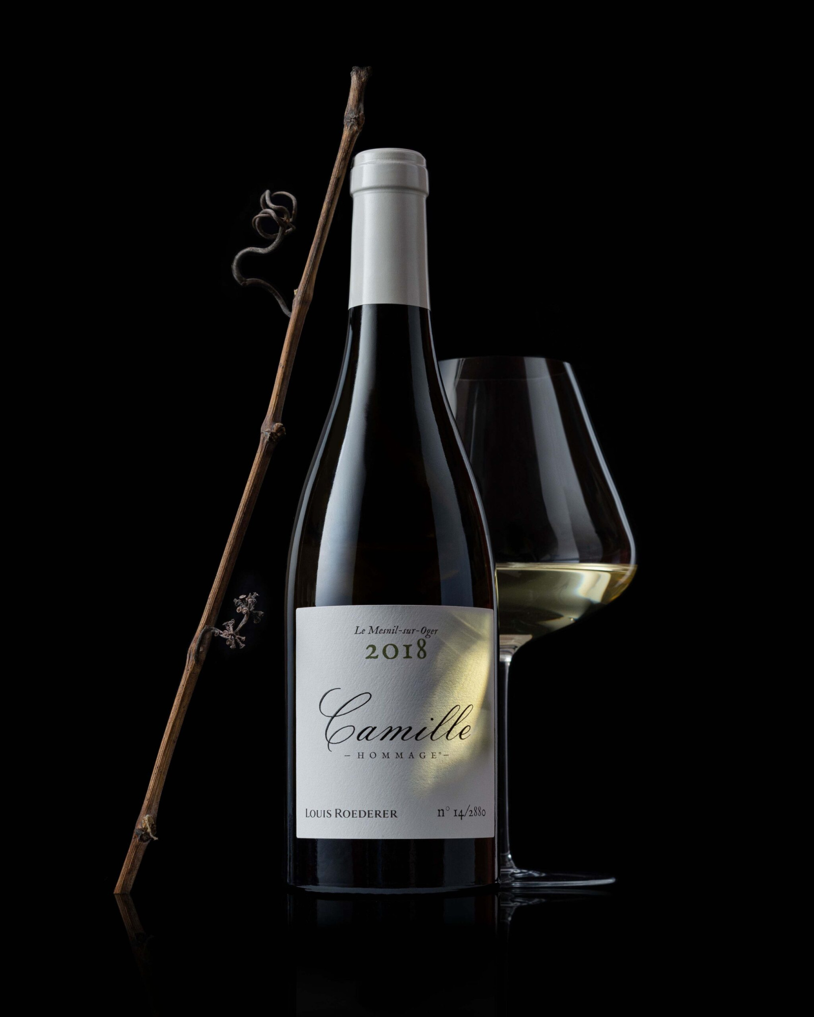 Вино Louis Roederer Hommage à Camille Coteaux Champenois  Луи Родерер  Оммаж а Камиль Кото Шампенуа  белое сухое 2018  750 мл