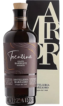 Граппа La Trentina Barrique Grappa Morbida gift box 700 мл