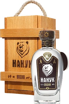 Водка Нанук в деревянной подарочной упаковке  700 мл
