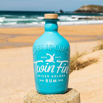 Ром пряный Twin Fin Spiced Golden Rum    700 мл
