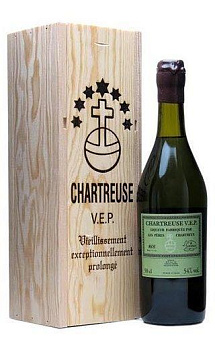 Ликер Chartreuse VEP verte wooden box 1000 мл