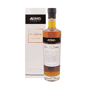 КОНЬЯК  BK6 XO Family Cellar   700  мл