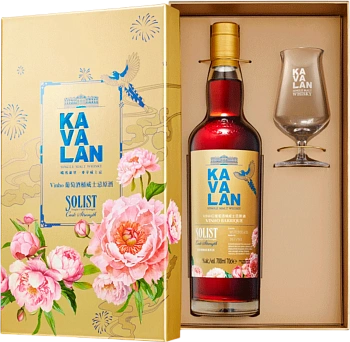 Виски KAVALAN Solist Vinho Barrique Cask Single Cask Strength  КАВАЛАН Солист Виньо Баррик Каск Сингл Каск Стренгс  в  п/уп с бокалом  56,3 % 700 мл 
