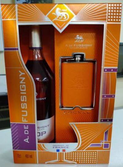 Коньяк A. de Fussigny    VSOP  gift box   with flask 700 мл  40%