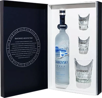 Подарочный набор водка Чайковский  Премиум Коллекшн 700 мл   40 %
