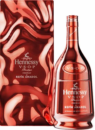Коньяк Hennessy Privilege Refik Anadol   Хеннесси Привилеж Рефи