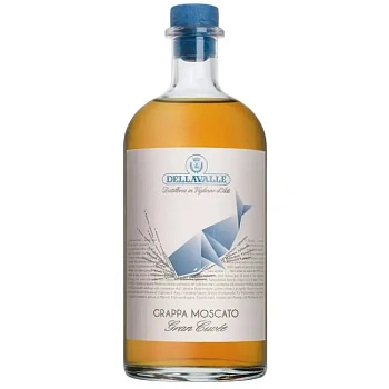 Граппа Dellavalle Moscato Gran Cuvee  700 мл