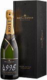 Шампанское Moet & Chandon Grand Vintage 1995 wooden box Моэт & Шандон Гран Винтаж в деревянной коробке 750 мл 12,5%
